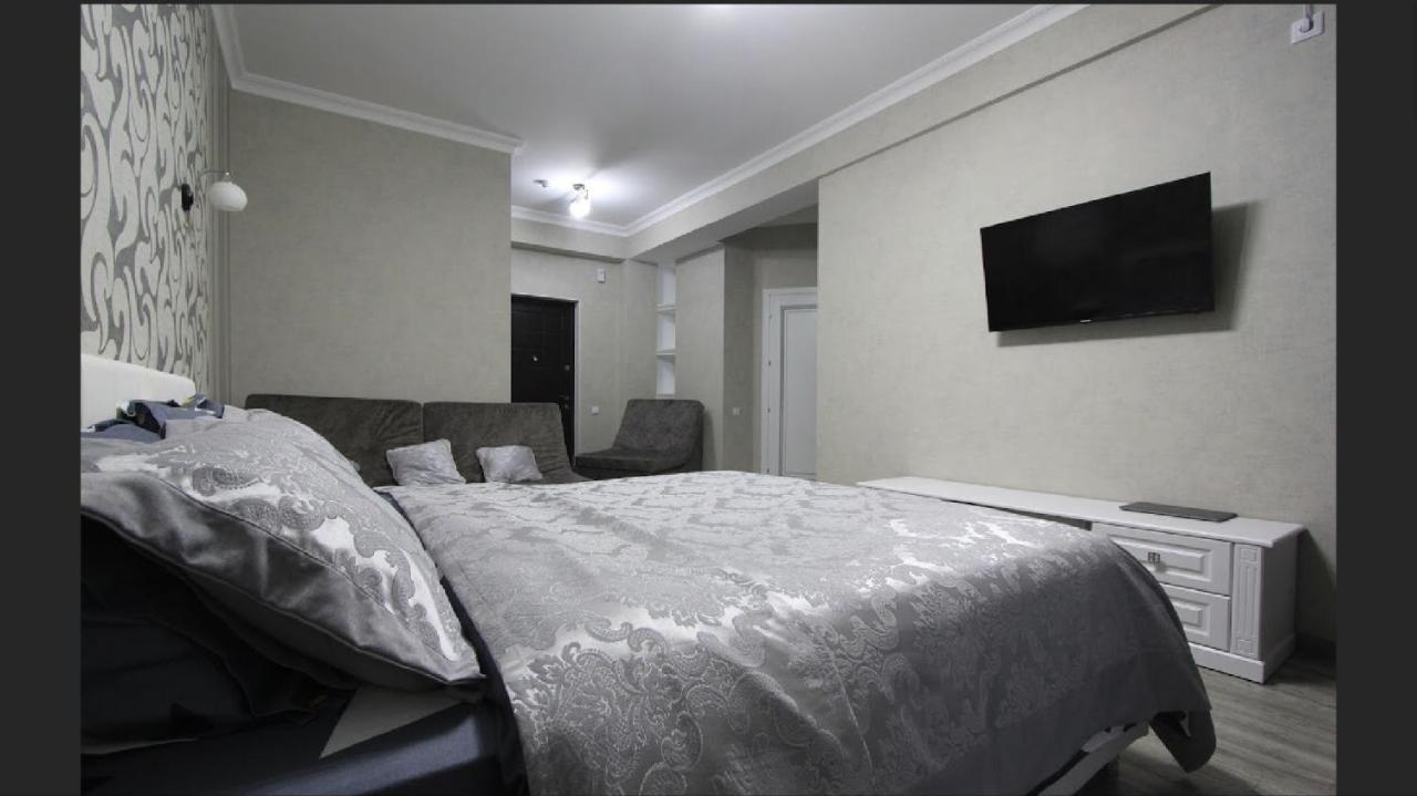 Luxury Exclusive Apartments Skyhouse Exfactor Kischinau Exterior foto